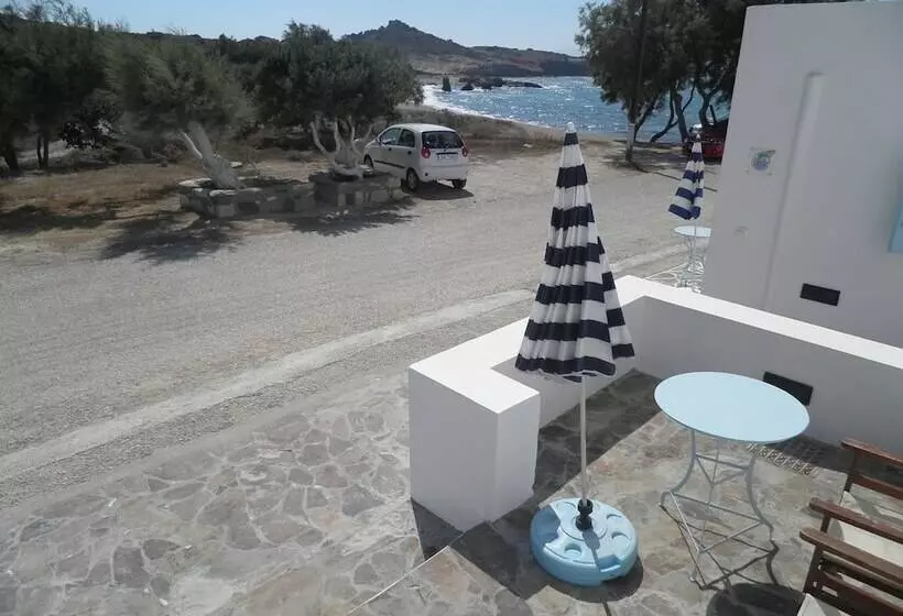 ペンション Kavalieros Studios