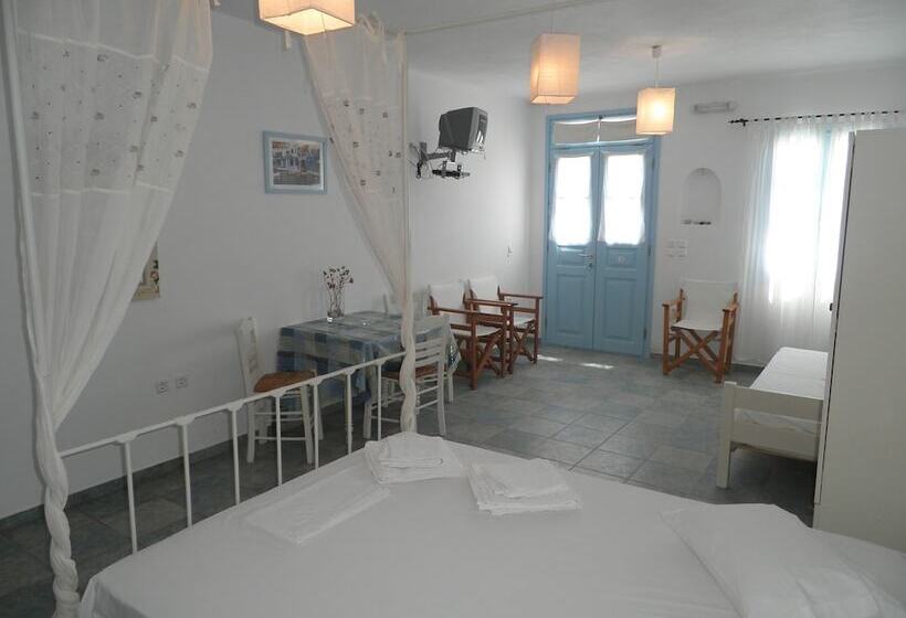 بنسيون Kavalieros Studios