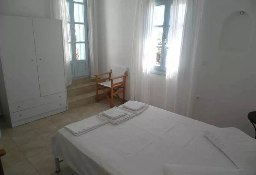 ペンション Kavalieros Studios