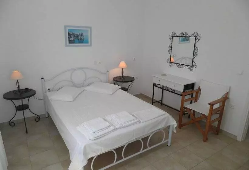 ペンション Kavalieros Studios