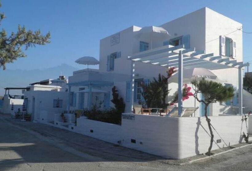 بنسيون Kavalieros Studios