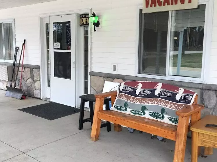 Scully S Manistee Outpost Motel