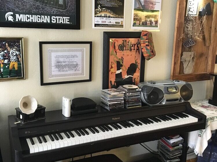 Scully S Manistee Outpost Motel