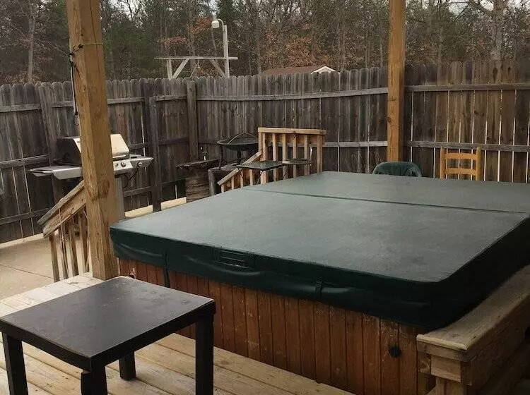 Scully S Manistee Outpost Motel