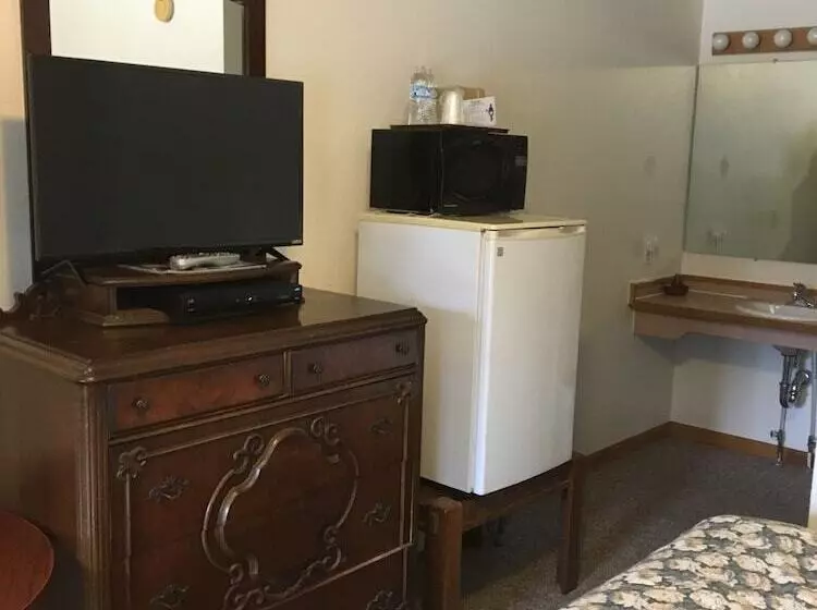 Scully S Manistee Outpost Motel