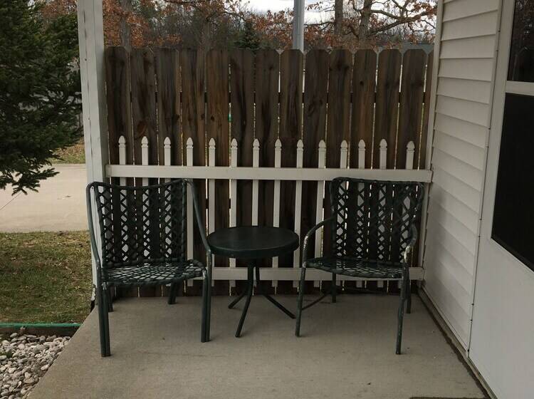 Scully S Manistee Outpost Motel