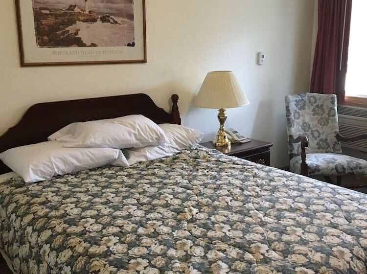 Scully S Manistee Outpost Motel