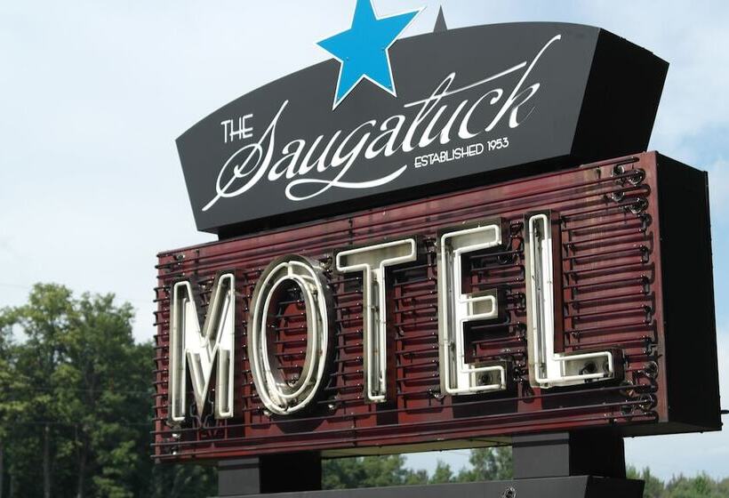 The Saugatuck Retro Resort Motel
