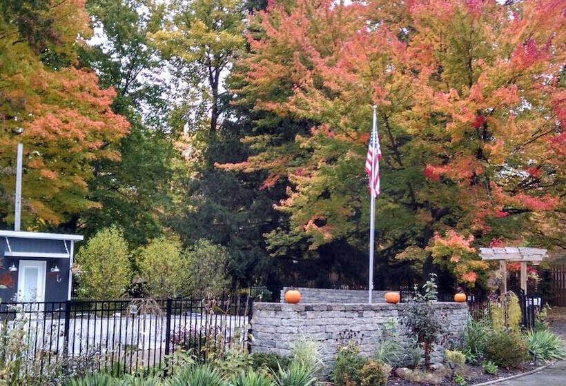 The Saugatuck Retro Resort Motel