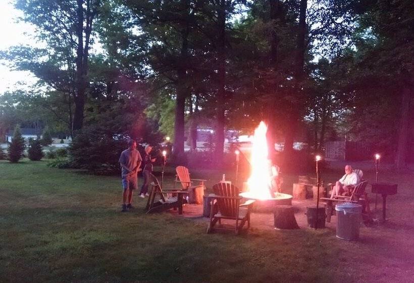 The Saugatuck Retro Resort Motel