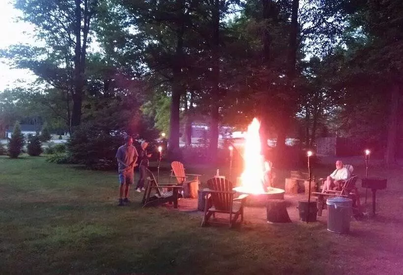 The Saugatuck Retro Resort Motel