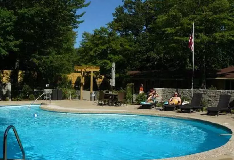 The Saugatuck Retro Resort Motel