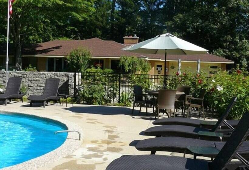 The Saugatuck Retro Resort Motel