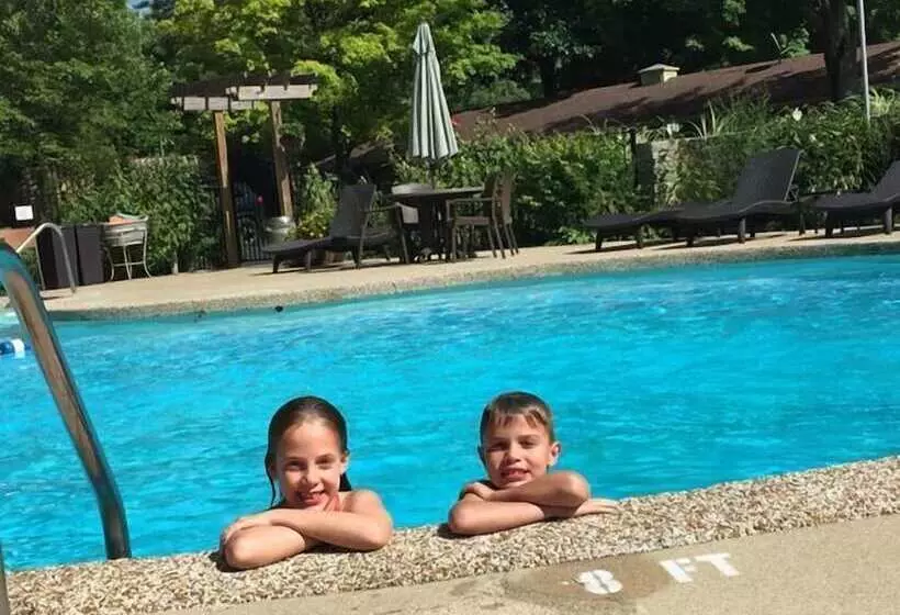 The Saugatuck Retro Resort Motel