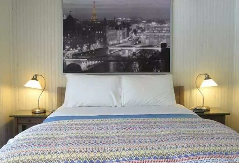 The Saugatuck Retro Resort Motel