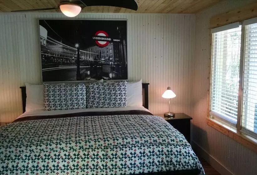 The Saugatuck Retro Resort Motel