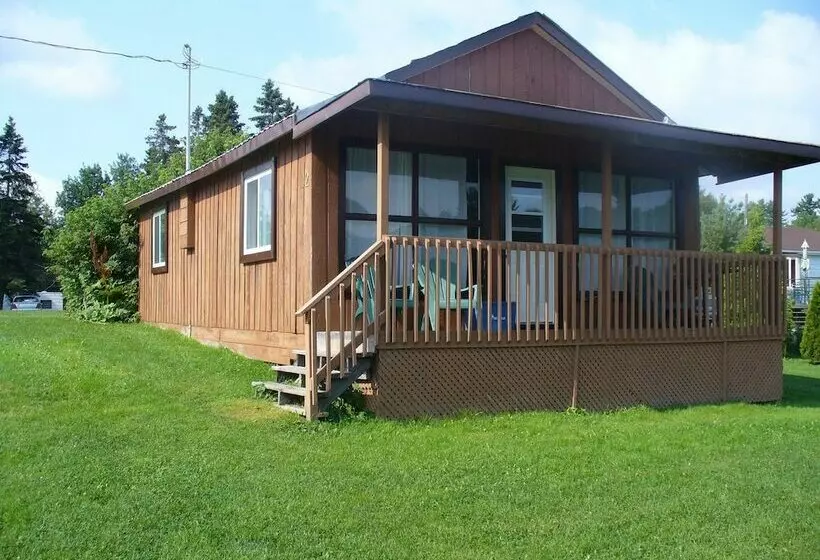 Waterfalls Lodge