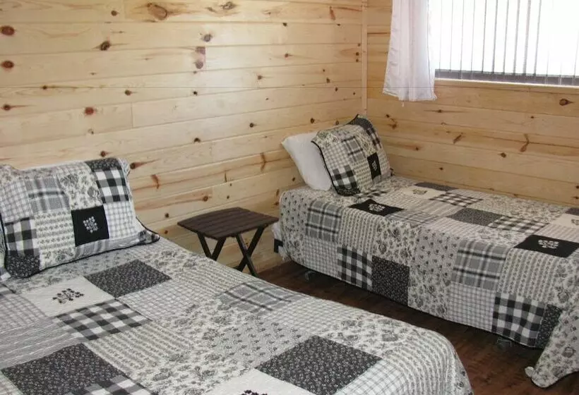 Waterfalls Lodge