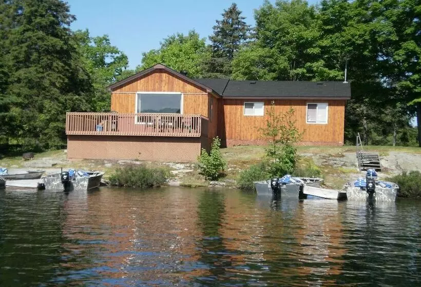 Waterfalls Lodge