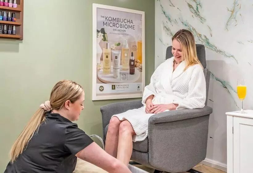 Aamiaismajoitus (B&B) The Inn At Cobble Beach