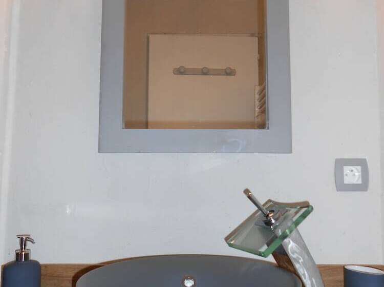 Хостел Les Roulottes Du Sud Ouest