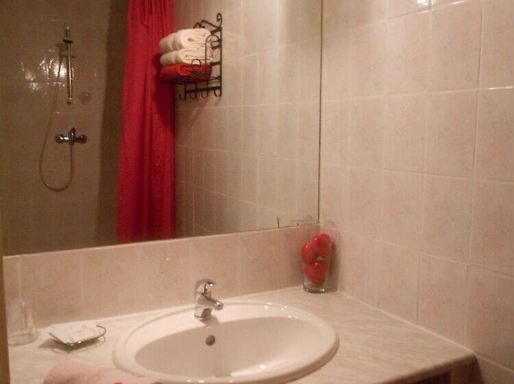 Хостел Les Roulottes Du Sud Ouest