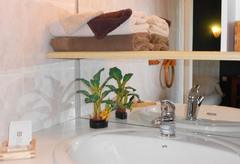 Хостел Les Roulottes Du Sud Ouest