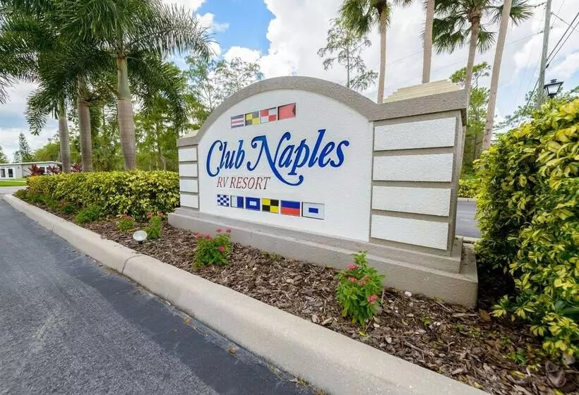 Hotelli Club Naples Rv Resort