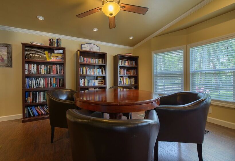 בית מלון כפרי Club Naples Rv Resort