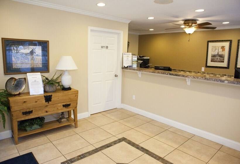 בית מלון כפרי Club Naples Rv Resort