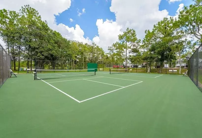 Hotelli Club Naples Rv Resort