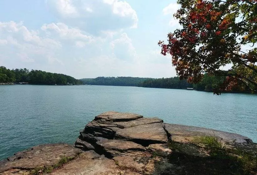 Hotelli Hidden Cove Rv Resort