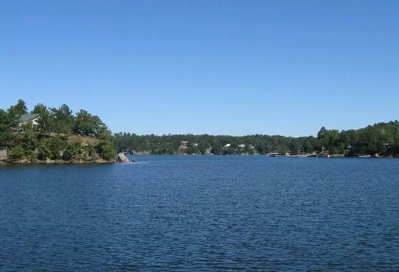 Hotelli Hidden Cove Rv Resort