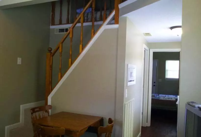 Hotelli Hidden Cove Rv Resort