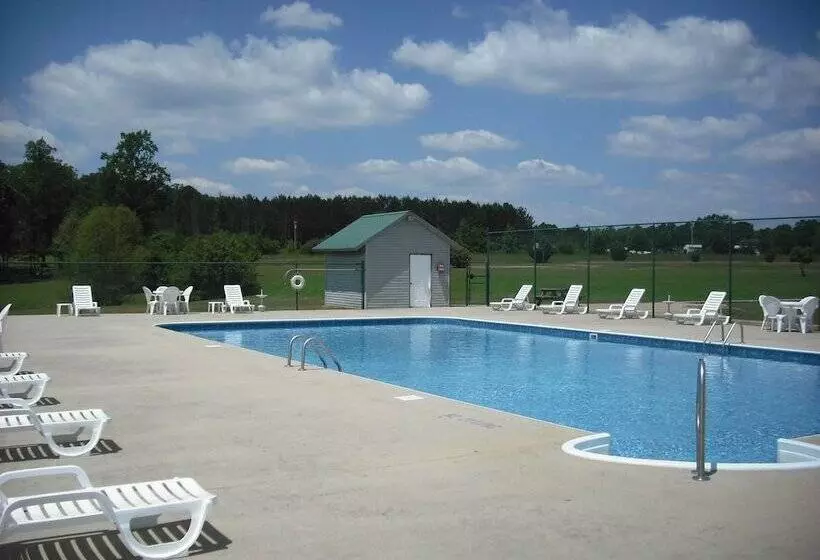 Hotelli Hidden Cove Rv Resort