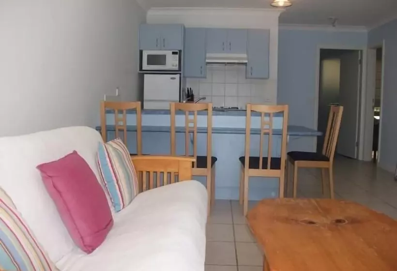 Hotelli Lakeshore Lodge