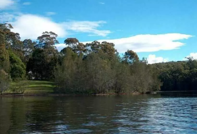 Hotelli Lakeshore Lodge