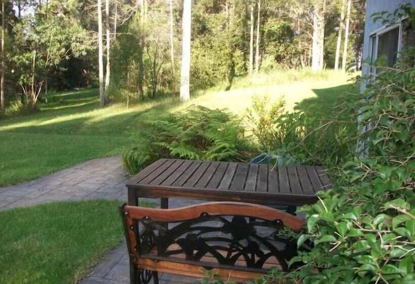 فندق Lakeshore Lodge