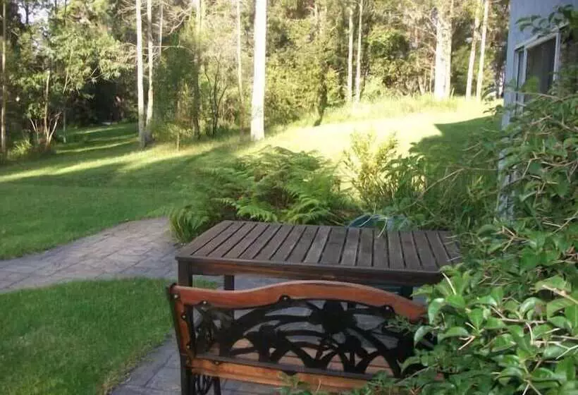 Hotelli Lakeshore Lodge