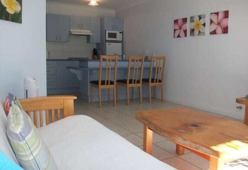 فندق Lakeshore Lodge