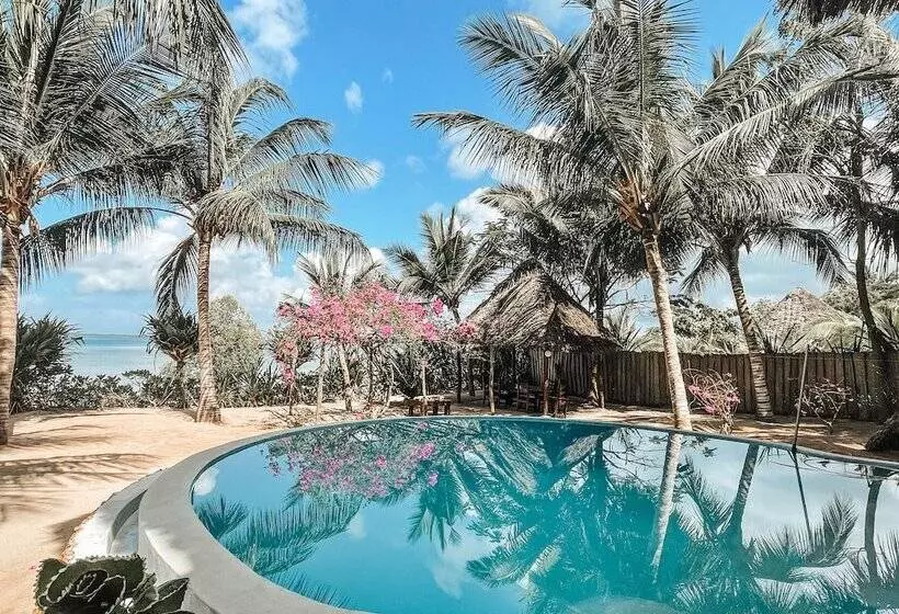 Hotelli Milele Villas