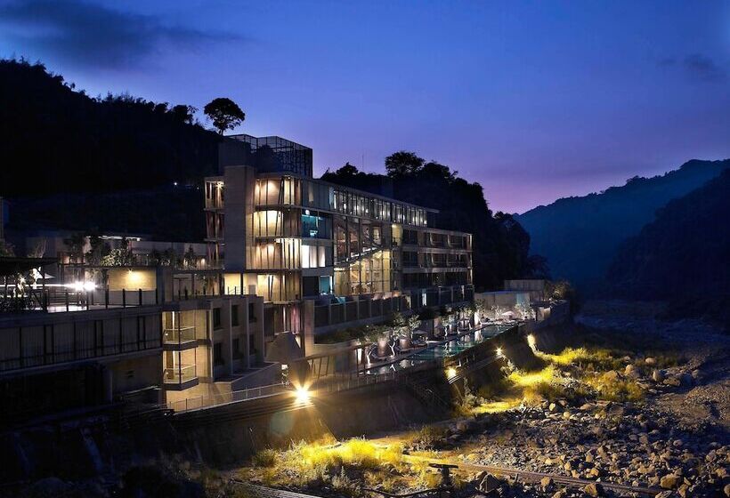 هتل Onsen Papawaqa