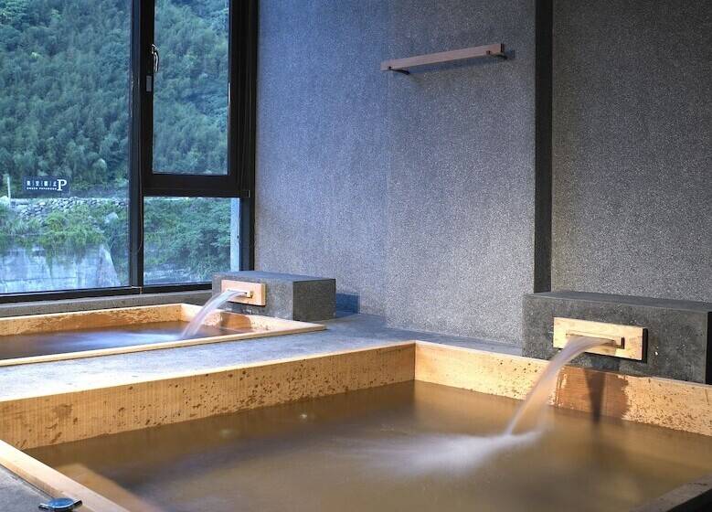 هتل Onsen Papawaqa