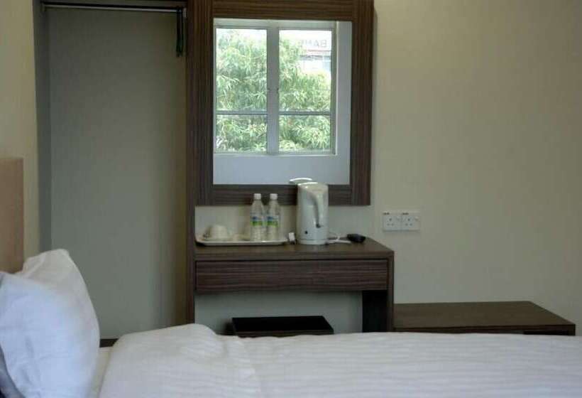 Отель Petanak Lodge