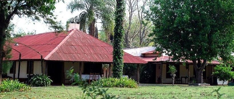 فندق ريفى Estancia La Rosita