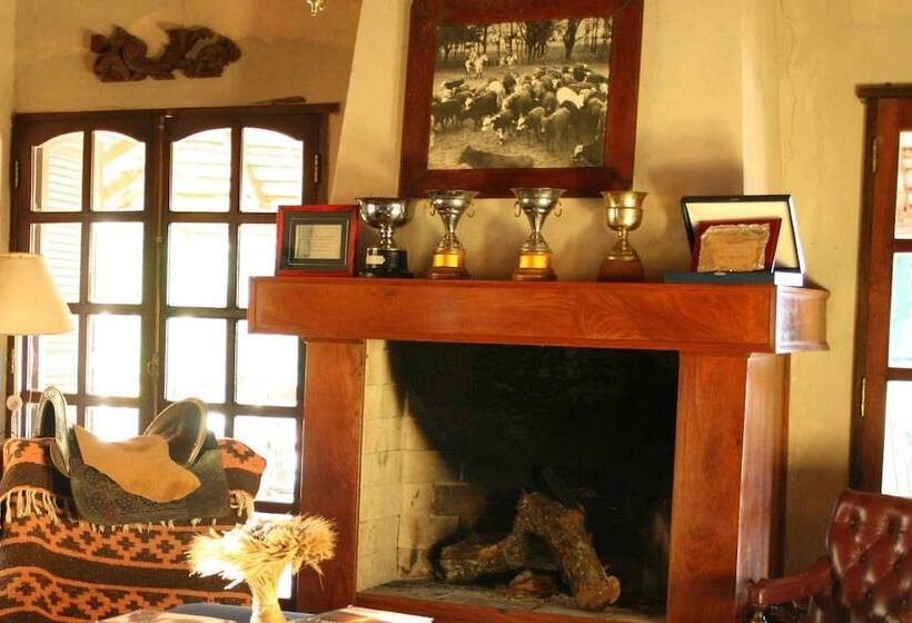 فندق ريفى Estancia La Rosita