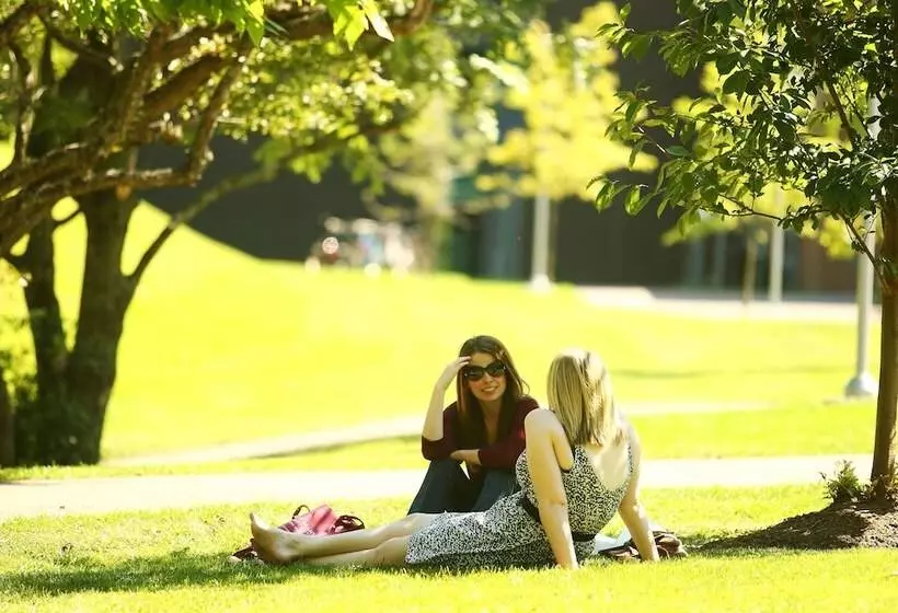 ホテル Saint Mary S University Residence Summer Accommodations