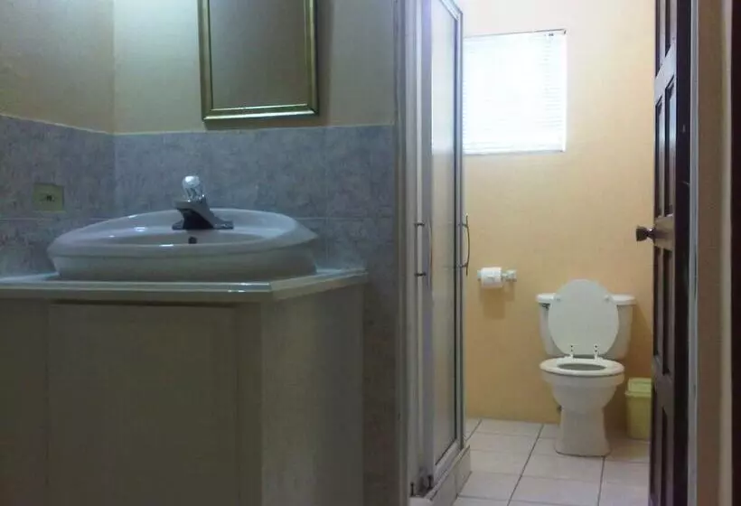 هتل Treasure S Comfort Inn