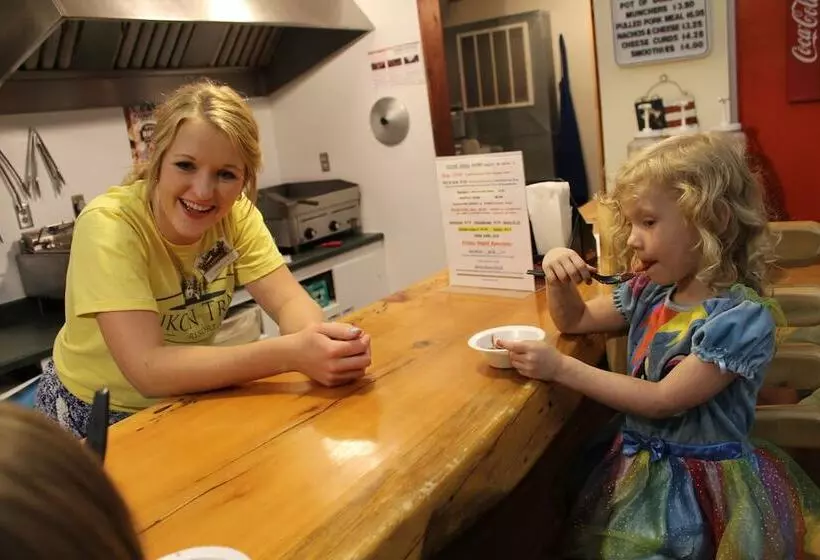 ホテル Yukon Trails Rv & Camping Resort