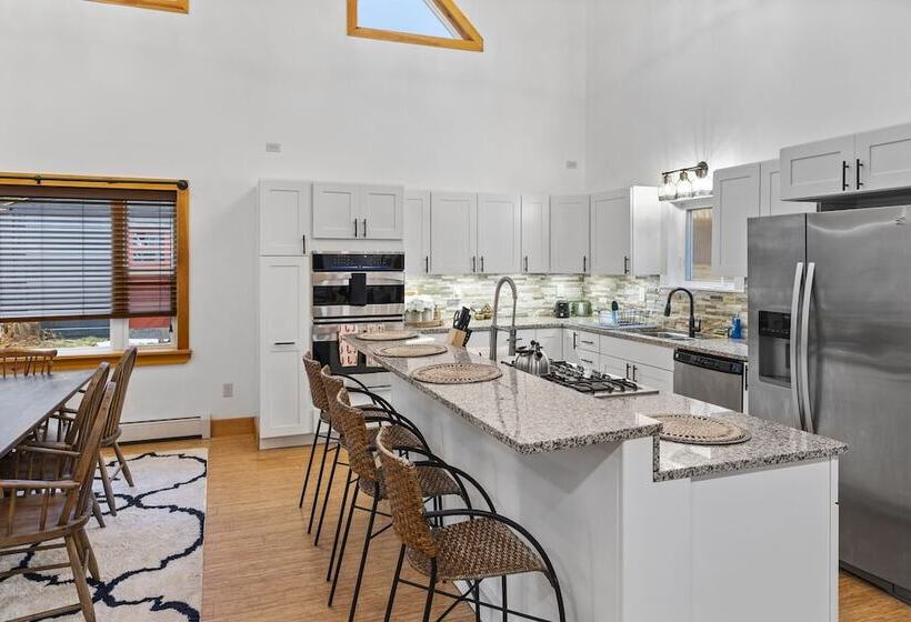 モーテル Wolfjaw Lodge